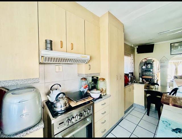 3 BEDROOM HOUSE FOR SALE IN VANDERBIJLPARK CW 3